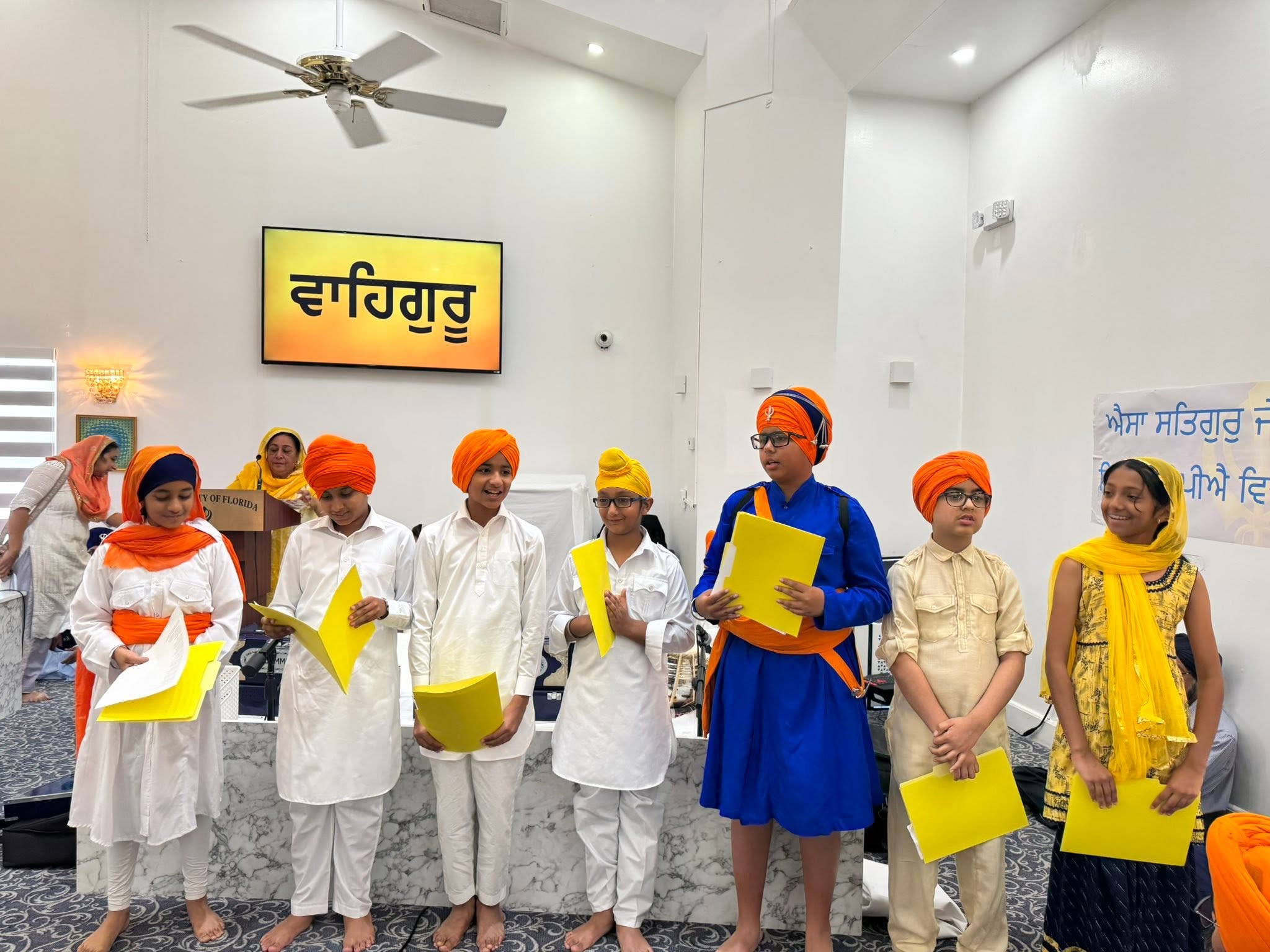Children's choir reciting Shabad